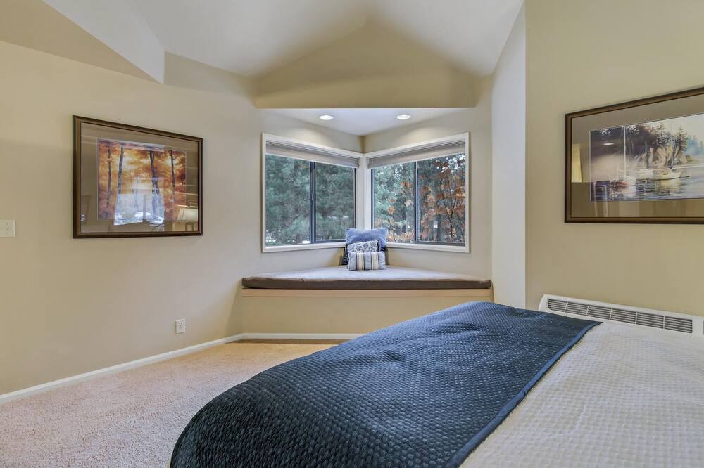 Photo of Bedroom in Century West