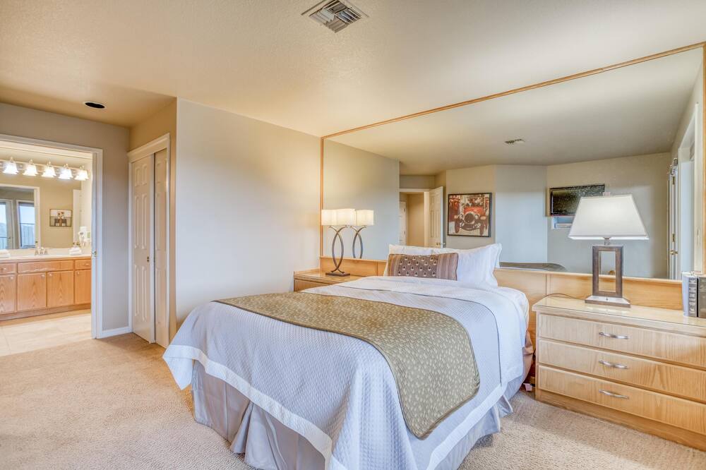 Photo of Bedroom in Century West
