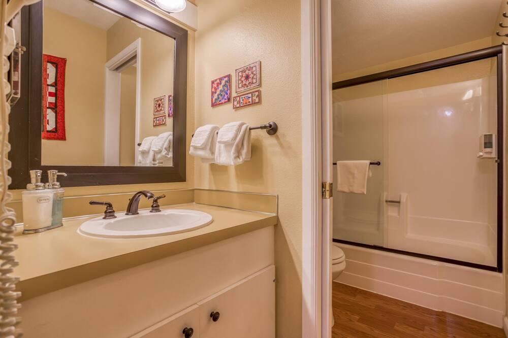 Photo of Bathroom in RiverWild
