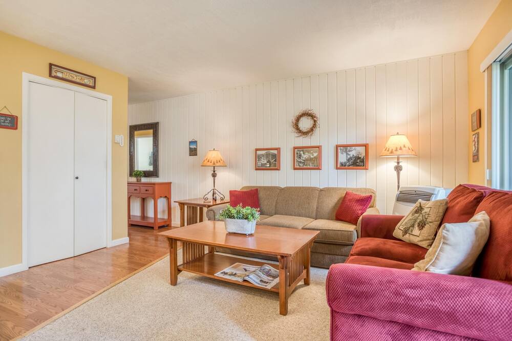 Photo of Livingroom in RiverWild