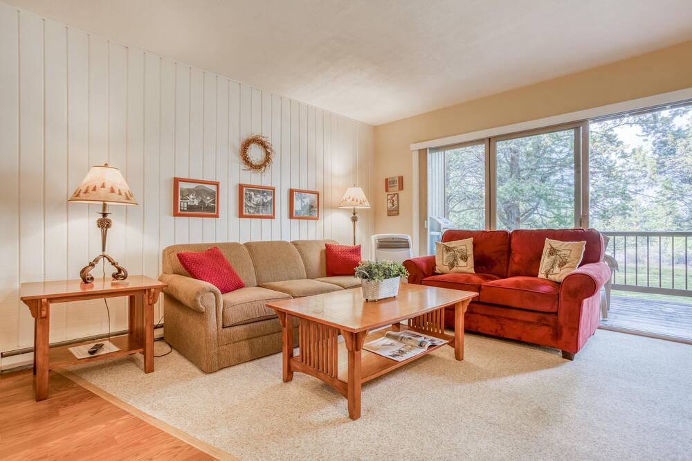 Photo of Livingroom in RiverWild