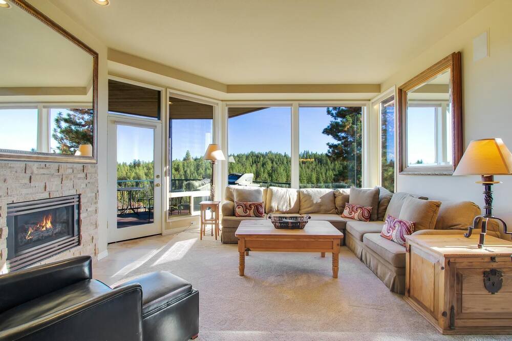 Photo of Livingroom in Sagewood