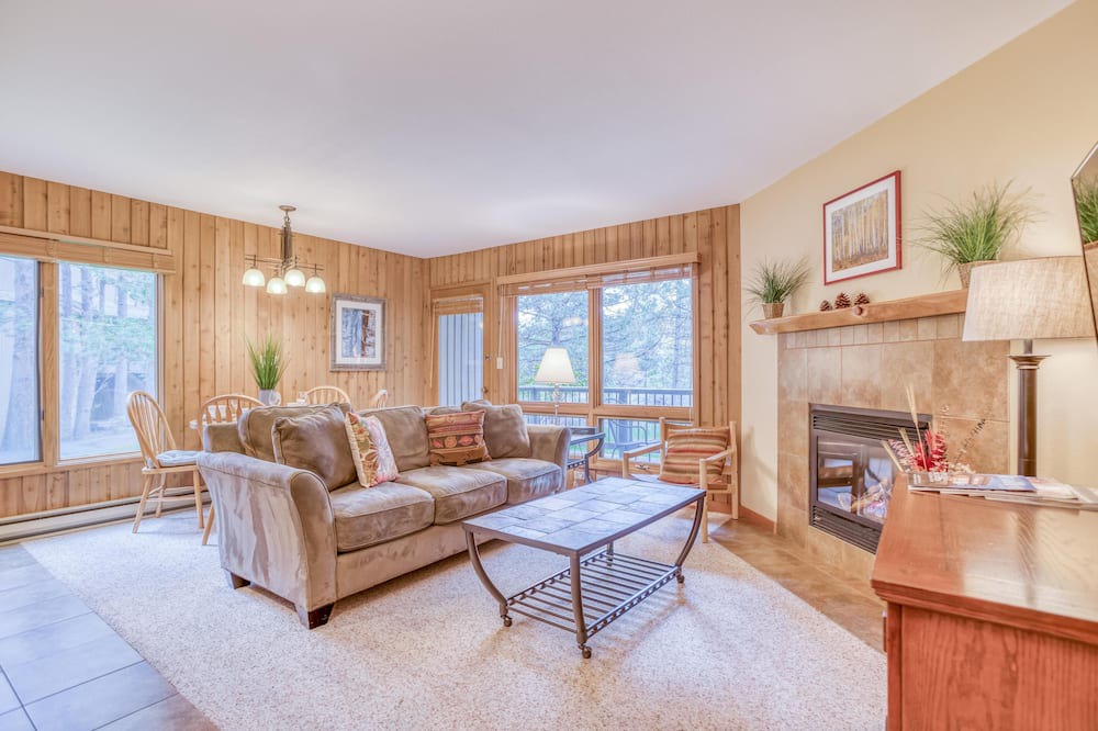 Photo of Livingroom in Southwest Bend