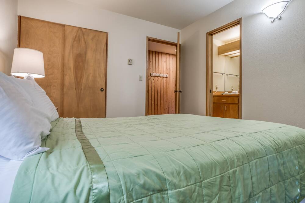 Photo of Bedroom in Century West