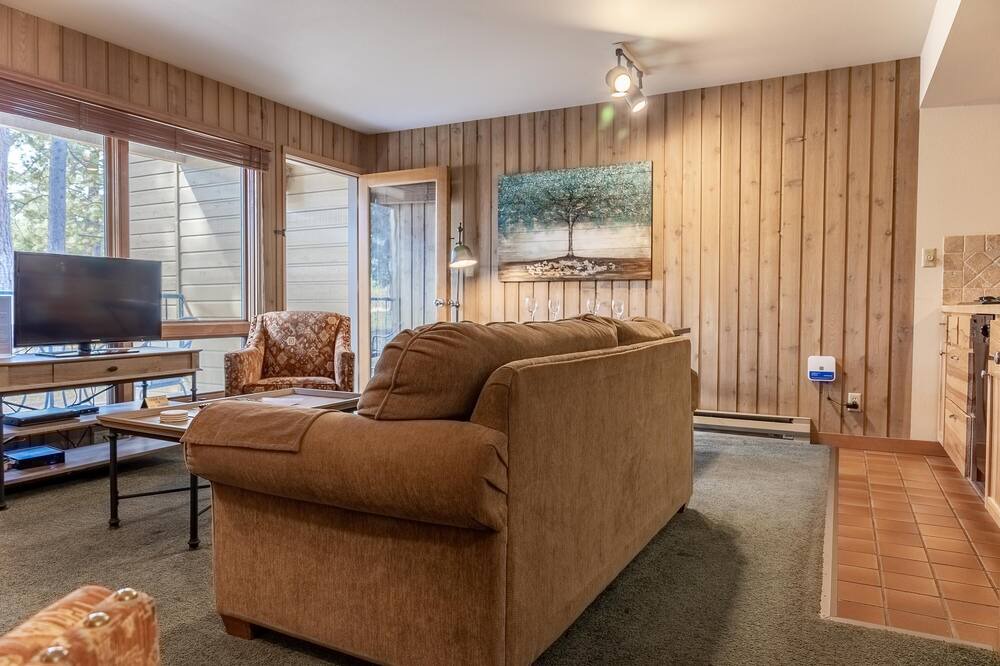 Photo of Livingroom in Sagewood