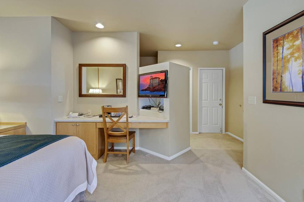 Photo of Bedroom in Century West