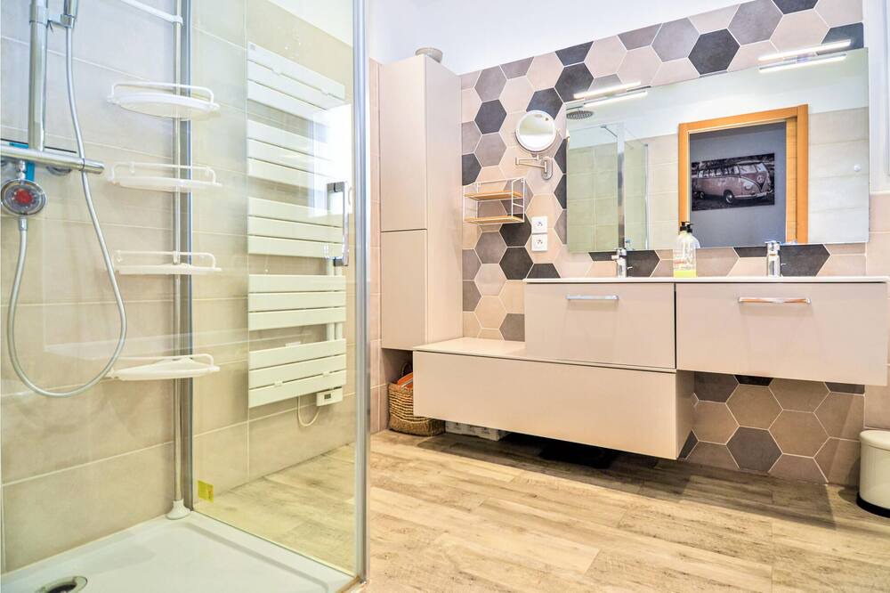Photo of Bathroom in Saint-Victor-la-Coste