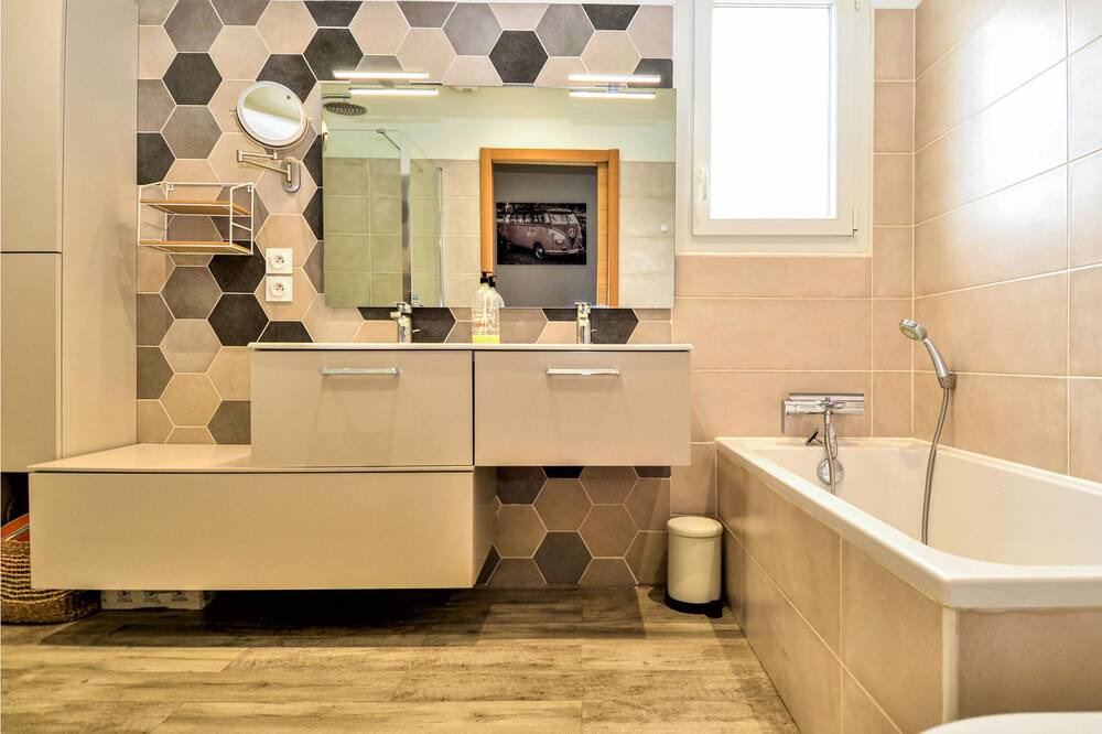 Photo of Bathroom in Saint-Victor-la-Coste