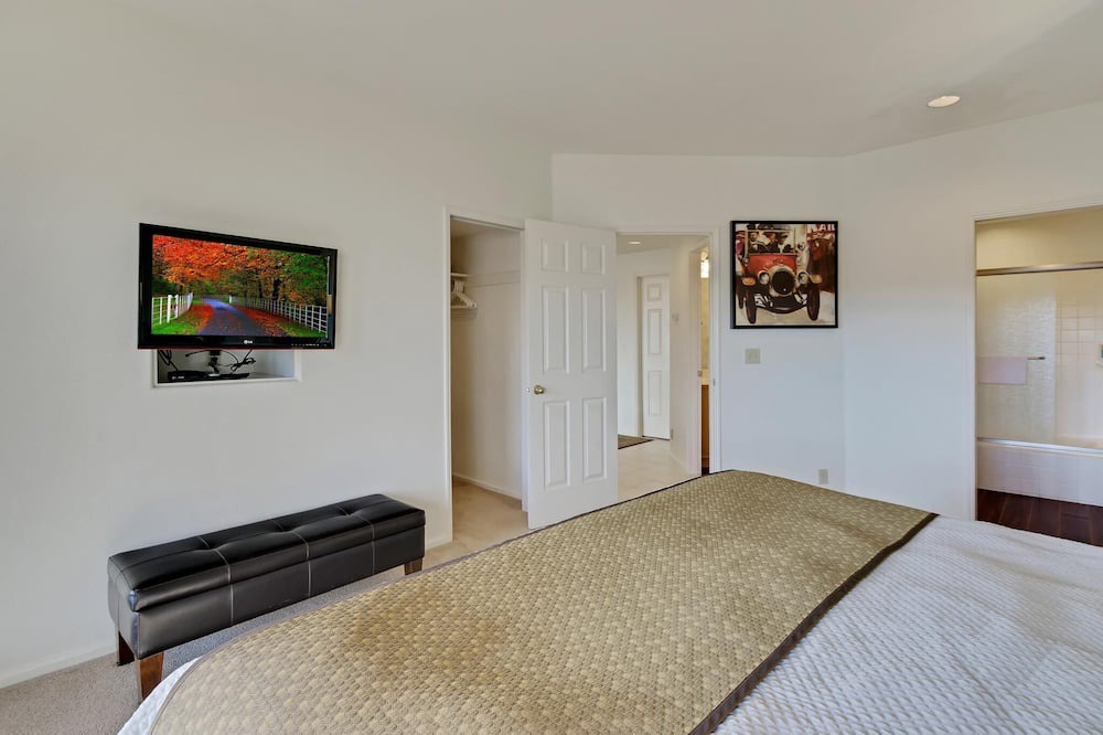 Photo of Bedroom in Century West