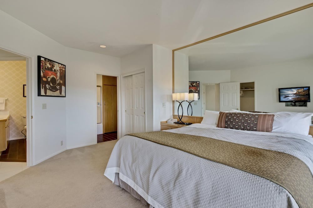 Photo of Bedroom in Century West