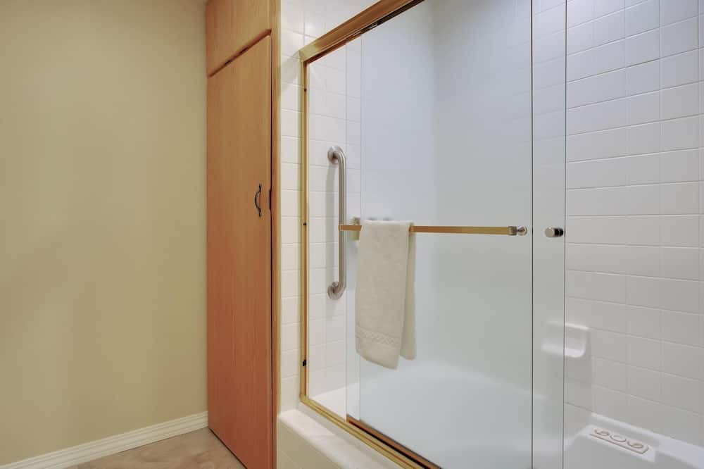 Photo of Bathroom in Sagewood