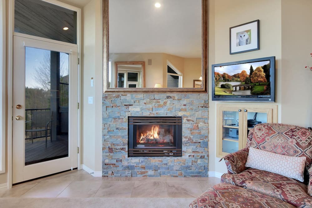 Photo of Livingroom in Sagewood