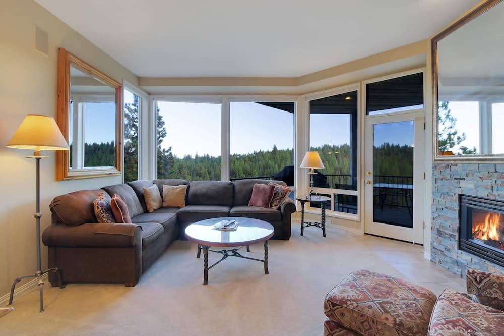 Photo of Livingroom in Sagewood