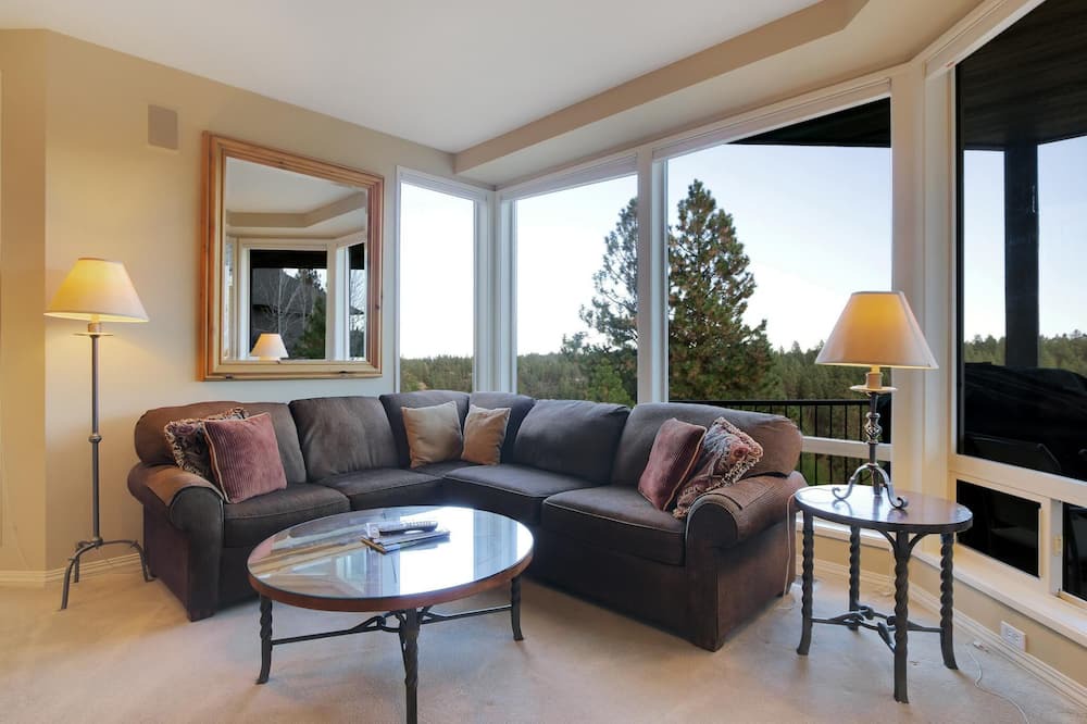 Photo of Livingroom in Sagewood