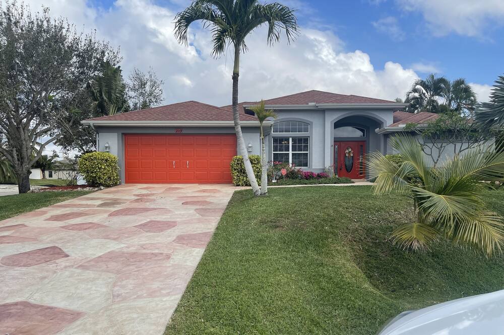 Photo of Others in Trafalgar