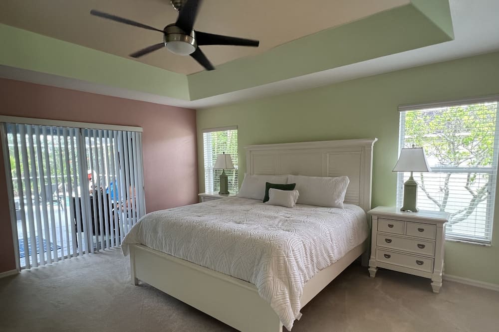 Photo of Others in Trafalgar