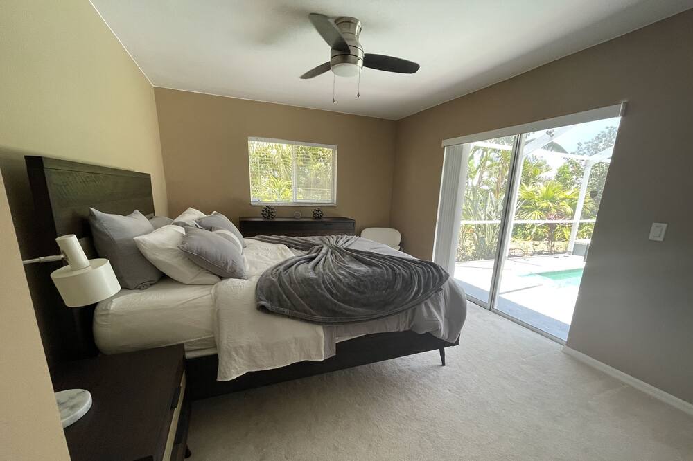 Photo of Others in Trafalgar