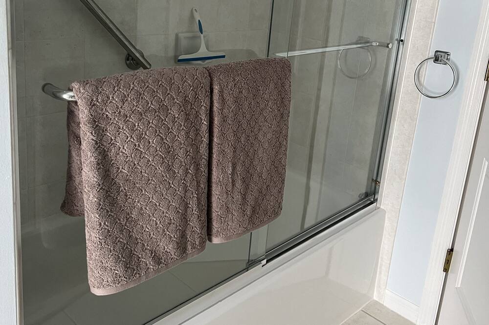 Photo of Bathroom in Trafalgar