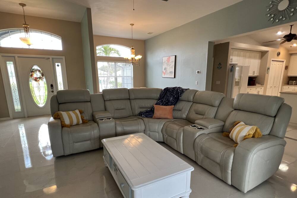 Photo of Livingroom in Trafalgar