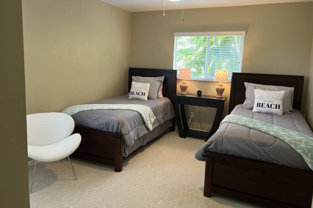 Photo of Others in Trafalgar