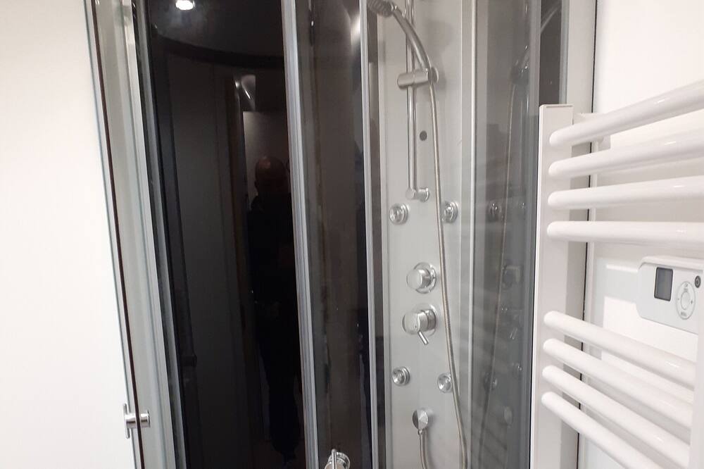 Photo of Bathroom in Razac-sur-l'Isle