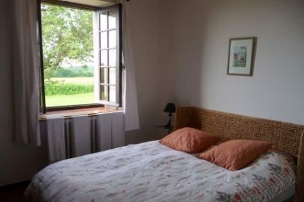 Photo of Bedroom in Paulnay
