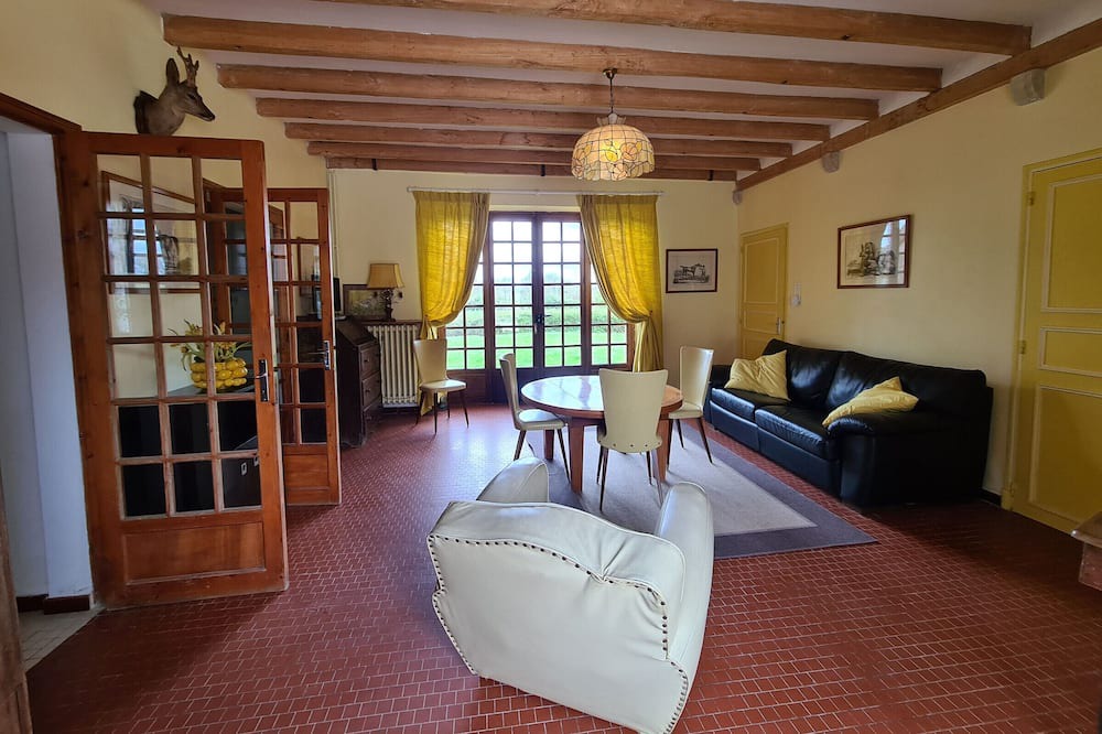 Photo of Livingroom in Paulnay