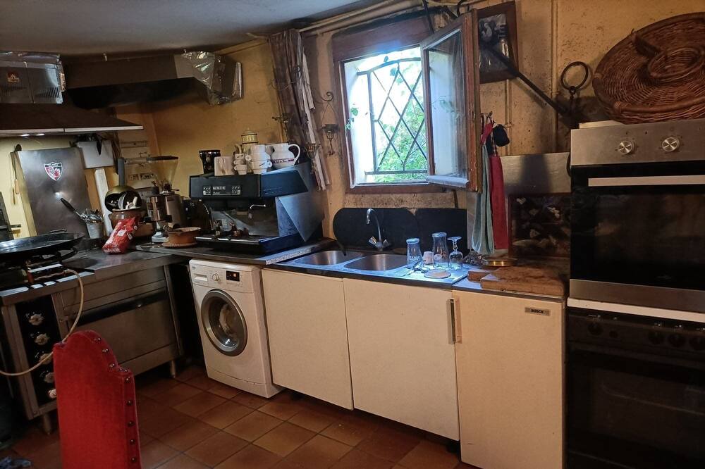 Photo of Kitchen in L'Isle-Jourdain