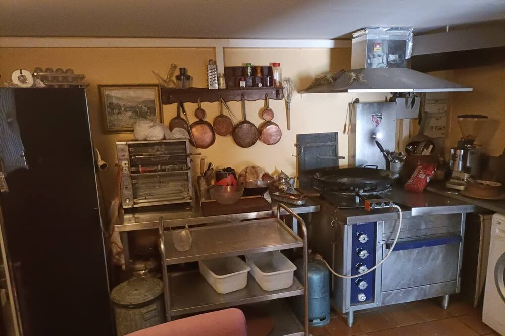 Photo of Kitchen in L'Isle-Jourdain