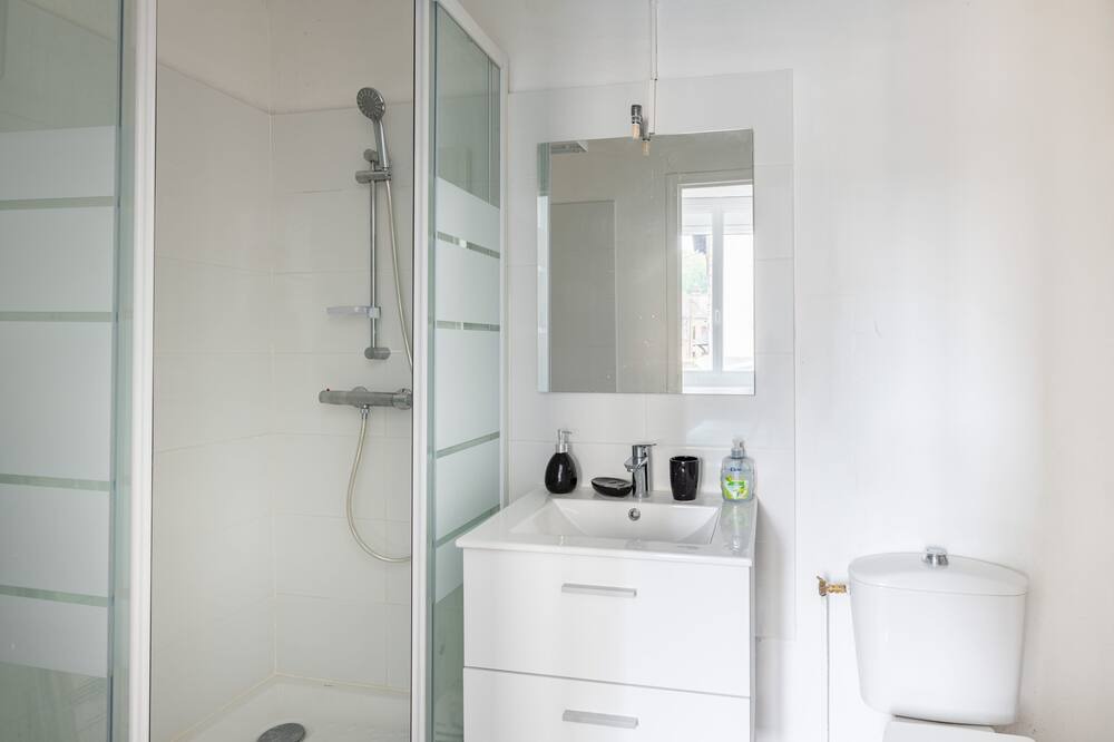 Photo of Bathroom in Darnetal