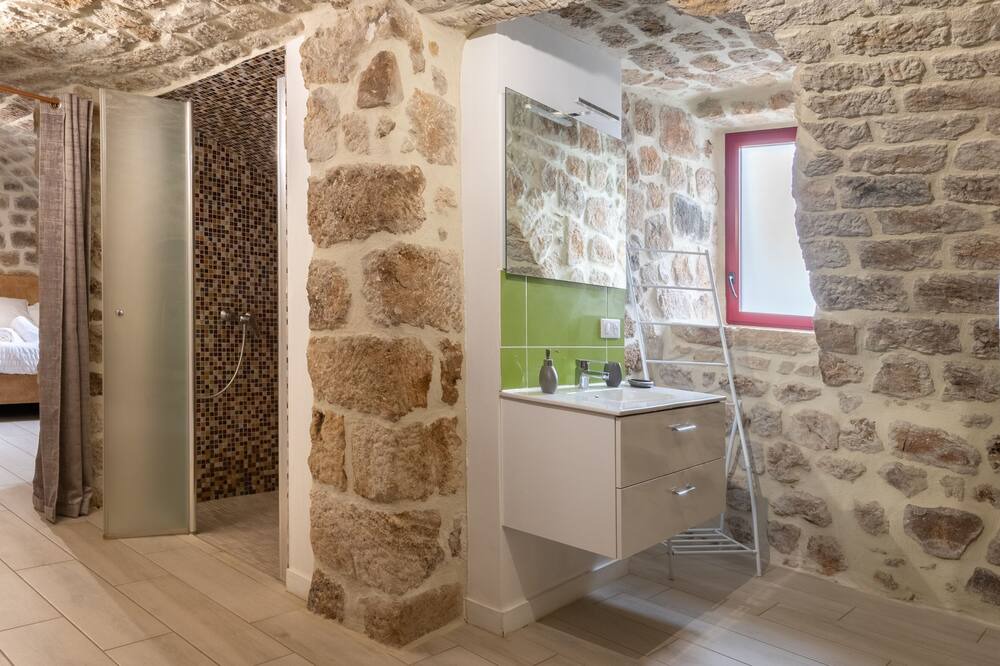 Photo of Bathroom in Sanilhac