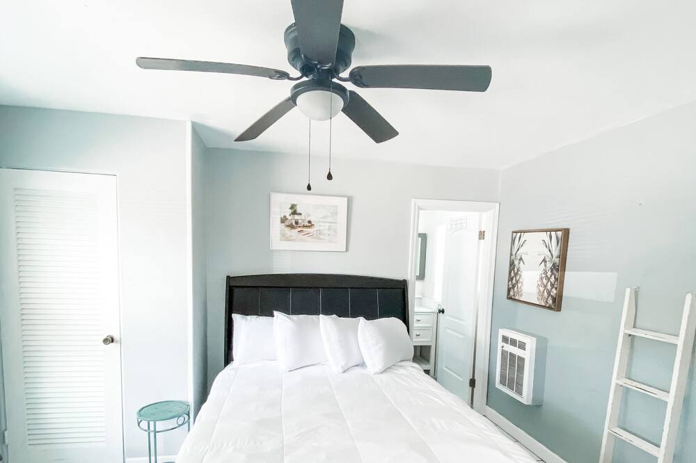 Photo of Bedroom in Tropic