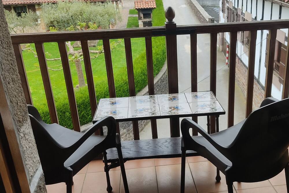 Photo of Patio Balcony in Ituren