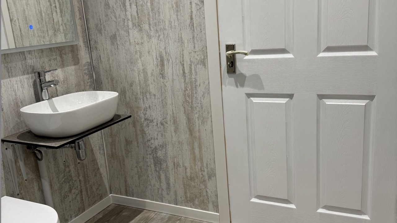 Photo of Bathroom in Aberporth