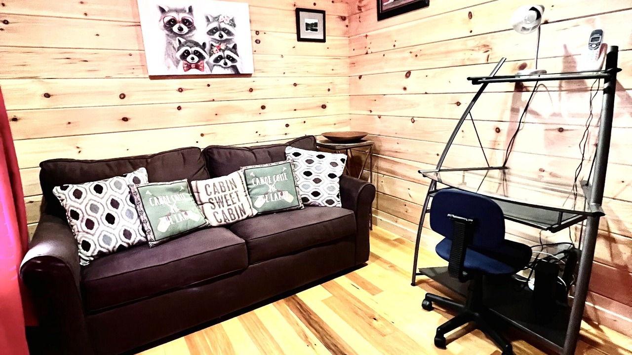 Photo of Livingroom in Cleveland