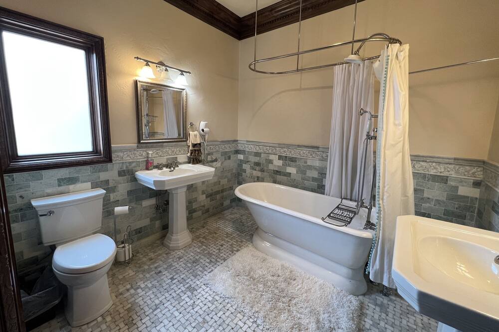 Photo of Bathroom in Frisco
