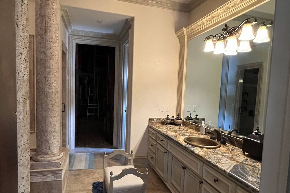 Photo of Bathroom in Frisco