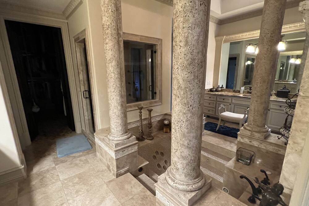 Photo of Bathroom in Frisco