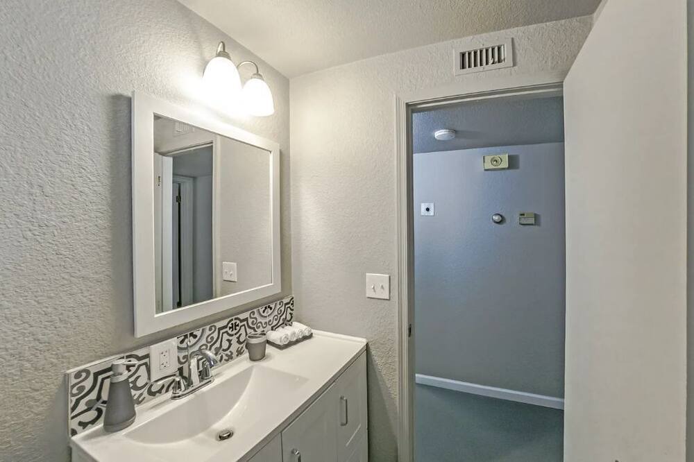 Photo of Bathroom in Rincon Heights