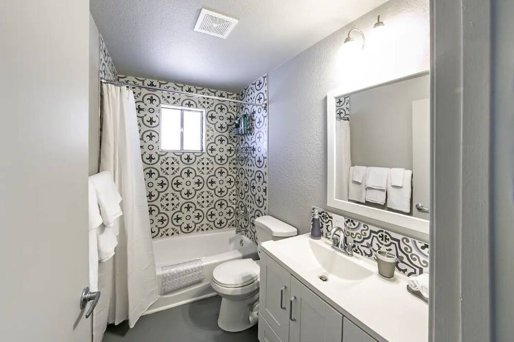 Photo of Bathroom in Rincon Heights