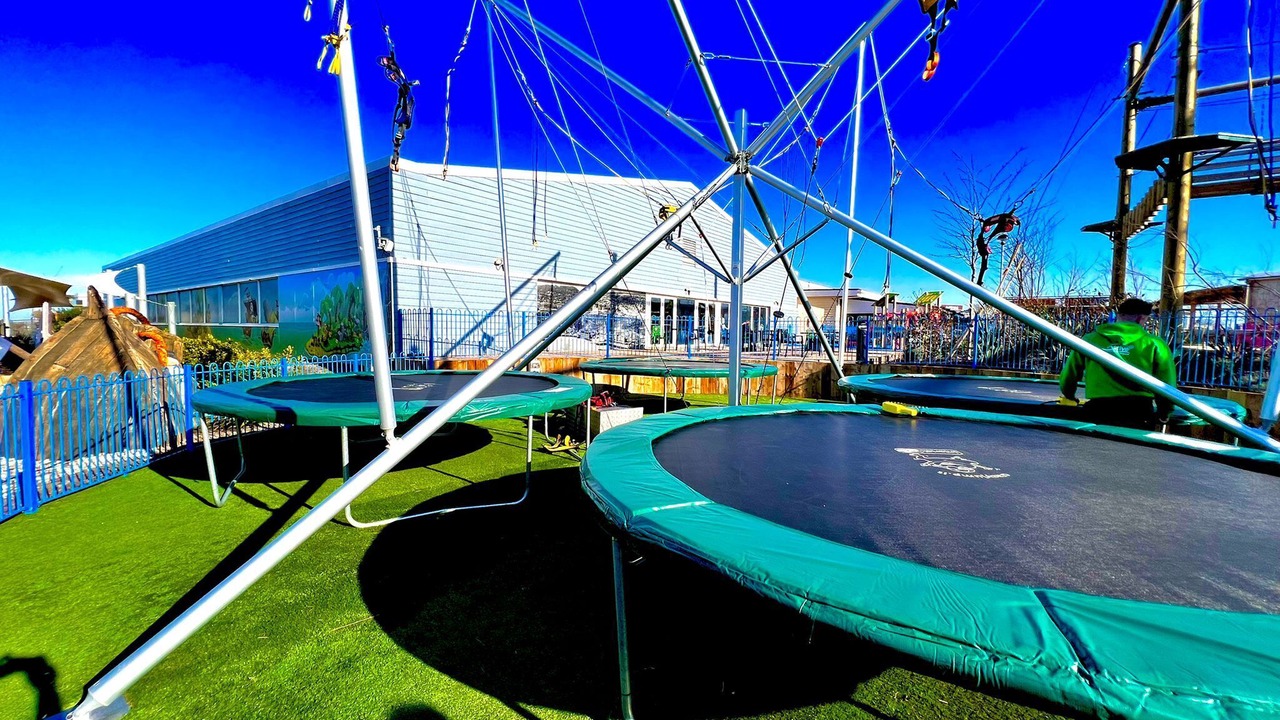 Photo of Others in Cayton Bay