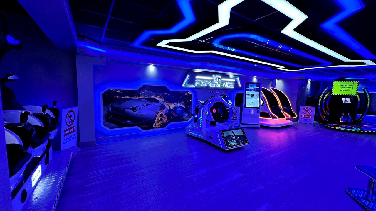 Photo of Others in Cayton Bay