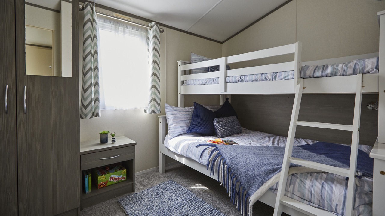 Photo of Others in Cayton Bay