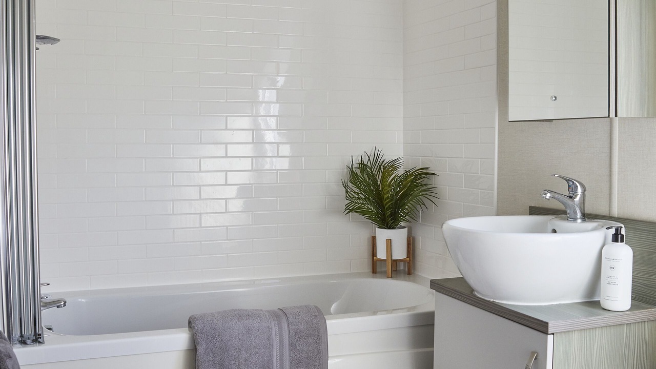 Photo of Bathroom in Cayton Bay