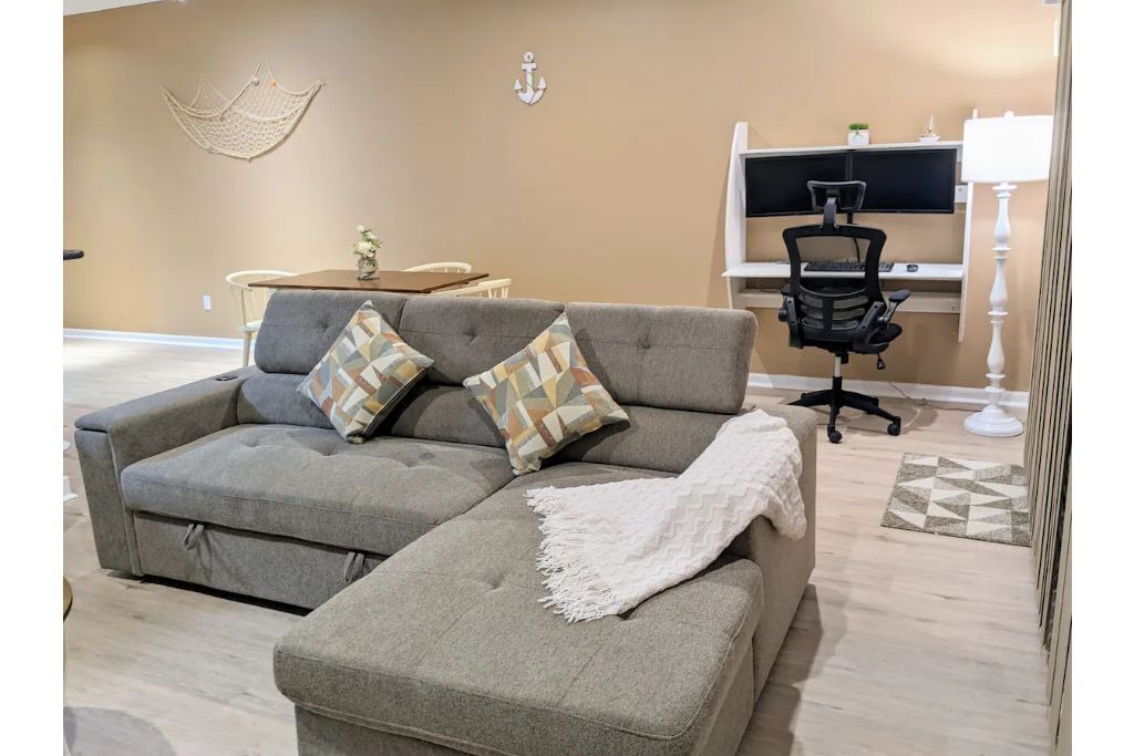 Photo of Livingroom in April Sound