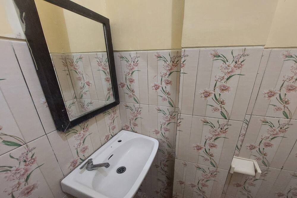 Photo of Bathroom in Kretek