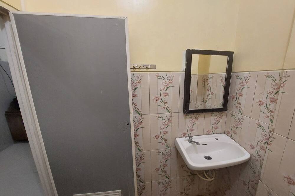 Photo of Bathroom in Kretek