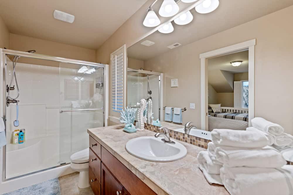 Photo of Bathroom in Mill Creek