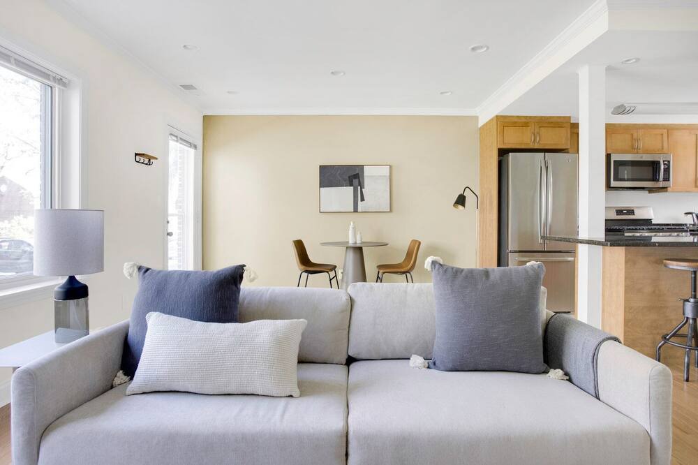 Photo of Livingroom in Brook Farm