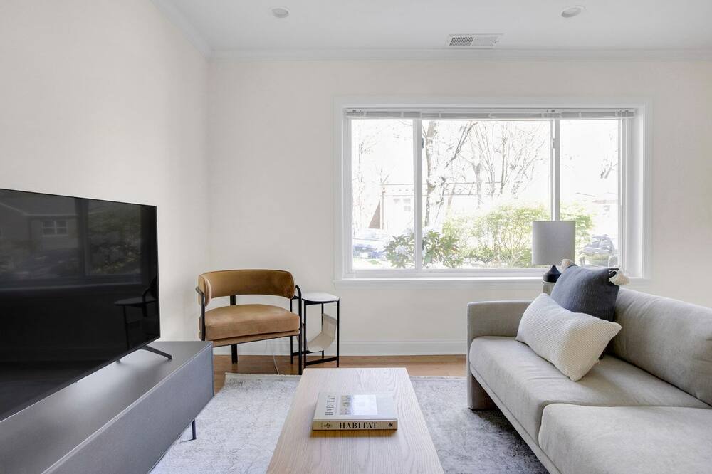 Photo of Livingroom in Brook Farm
